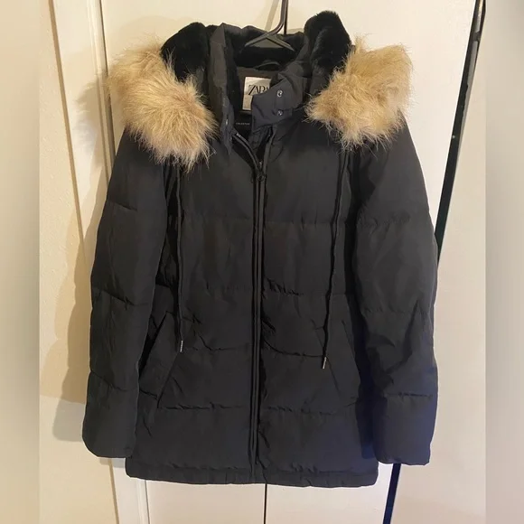 【ZARA】FAUX FUR HOODED JACKET ファー パーカー 黒 NWOT Zara Faux Fur Detachable Hooded Zip Up Puffer Jacket